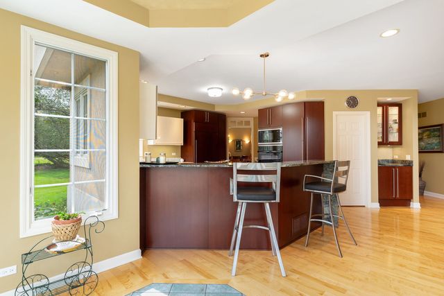 38W590 Barb Hill Drive, St. Charles, IL 60175