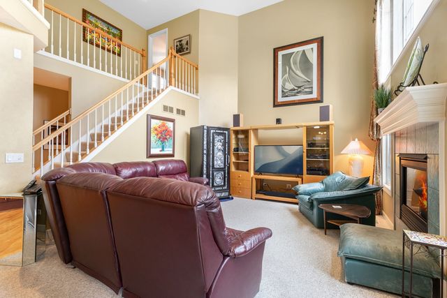 38W590 Barb Hill Drive, St. Charles, IL 60175