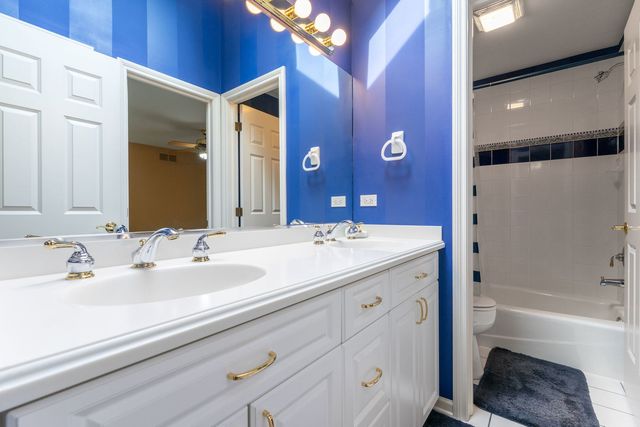 38W590 Barb Hill Drive, St. Charles, IL 60175