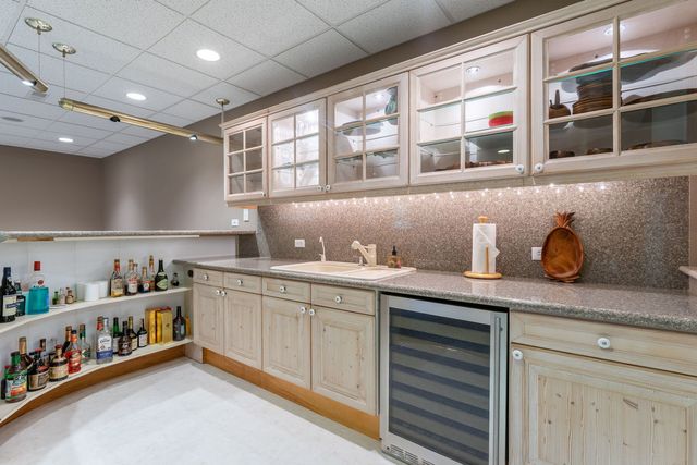 38W590 Barb Hill Drive, St. Charles, IL 60175