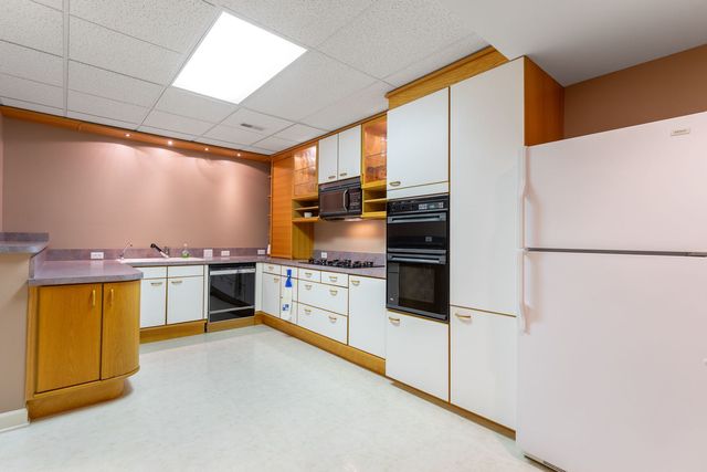 38W590 Barb Hill Drive, St. Charles, IL 60175