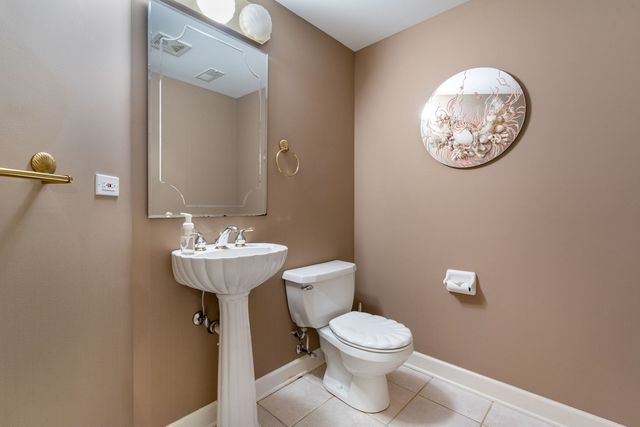 38W590 Barb Hill Drive, St. Charles, IL 60175