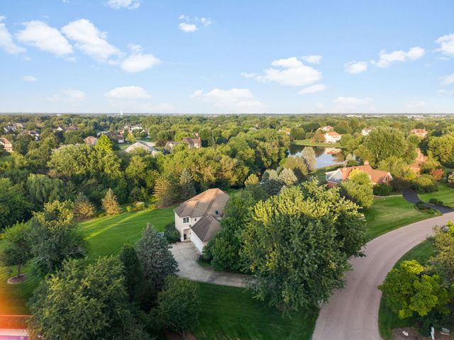 38W590 Barb Hill Drive, St. Charles, IL 60175