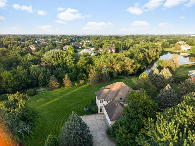 38W590 Barb Hill Drive, St. Charles, IL 60175