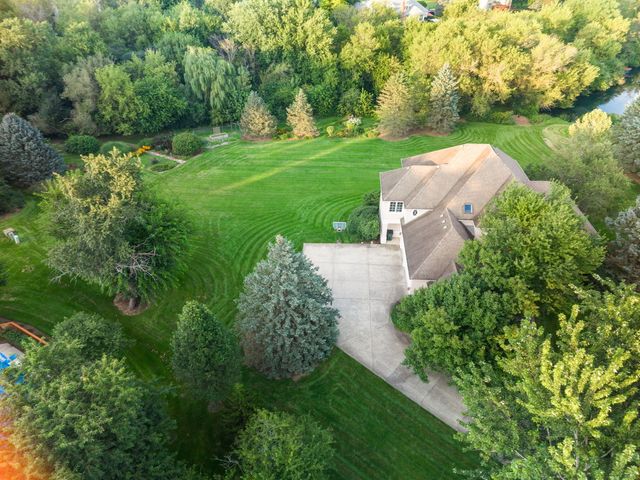 38W590 Barb Hill Drive, St. Charles, IL 60175