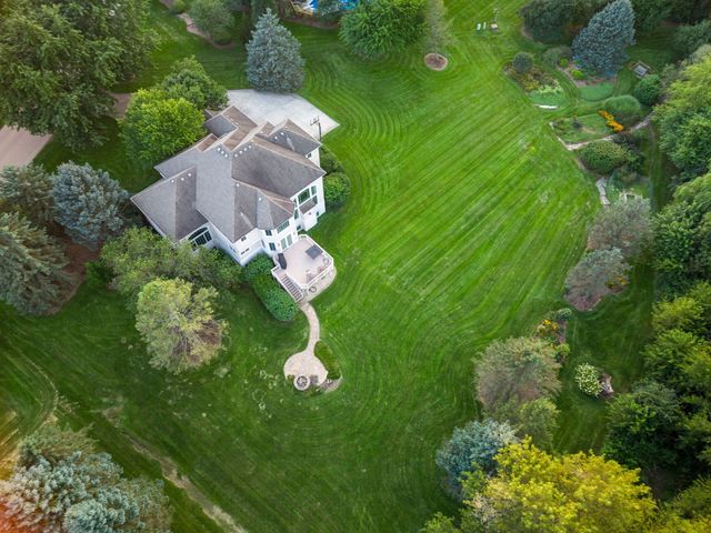 38W590 Barb Hill Drive, St. Charles, IL 60175
