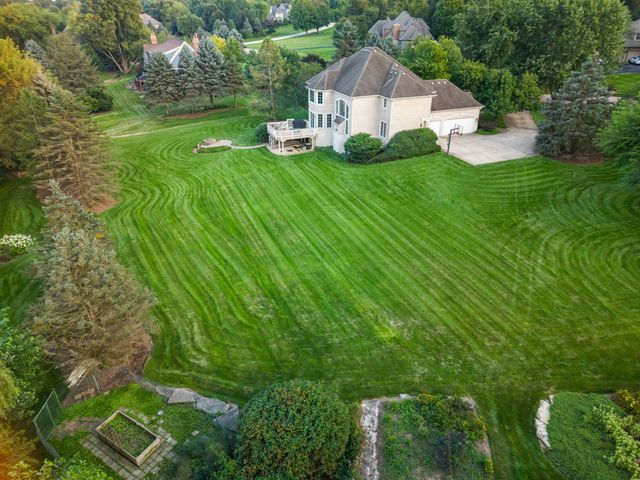 38W590 Barb Hill Drive, St. Charles, IL 60175