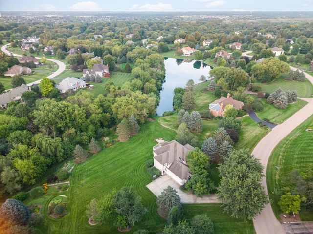 38W590 Barb Hill Drive, St. Charles, IL 60175