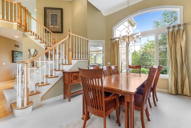 38W590 Barb Hill Drive, St. Charles, IL 60175