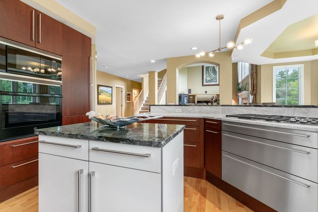 38W590 Barb Hill Drive, St. Charles, IL 60175