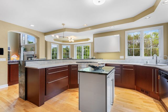 38W590 Barb Hill Drive, St. Charles, IL 60175