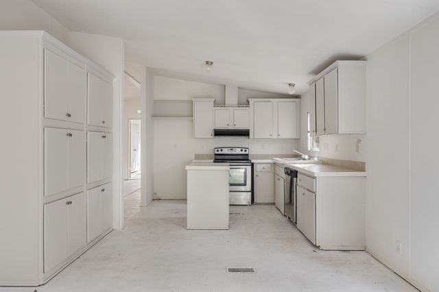 942 Balmorea Drive, Bullard, TX 75757