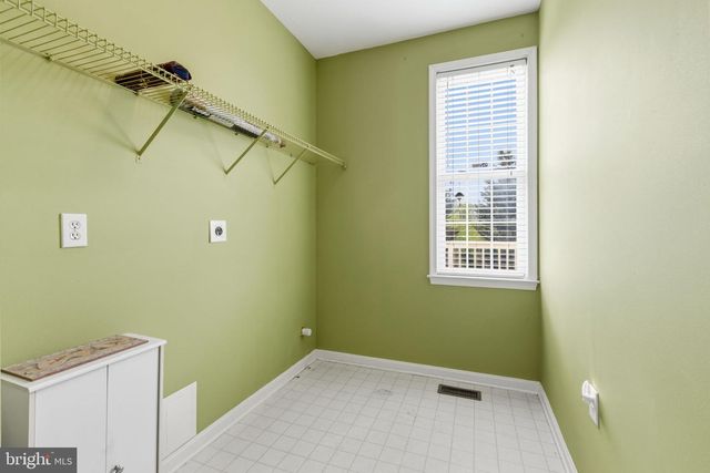 330 MOURNING DOVE DR, Newark, DE 19711