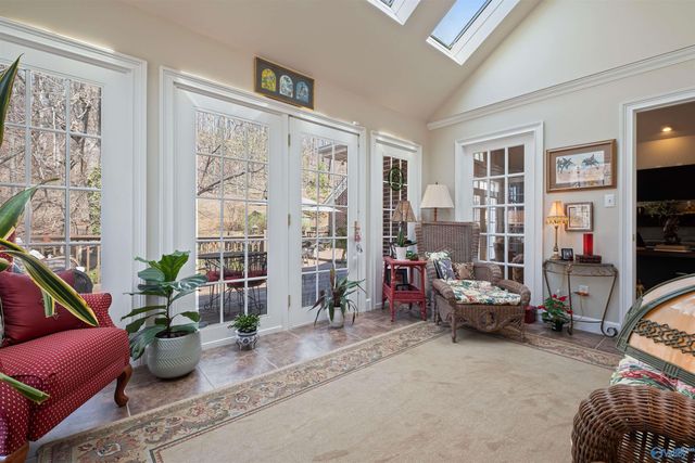 207 Hummingbird Way, Rainbow City, AL 35906