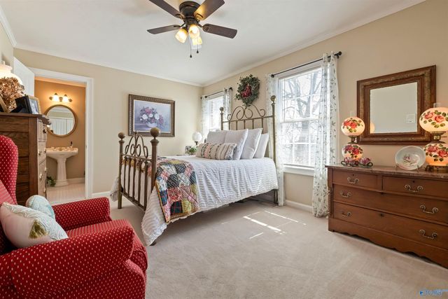 207 Hummingbird Way, Rainbow City, AL 35906