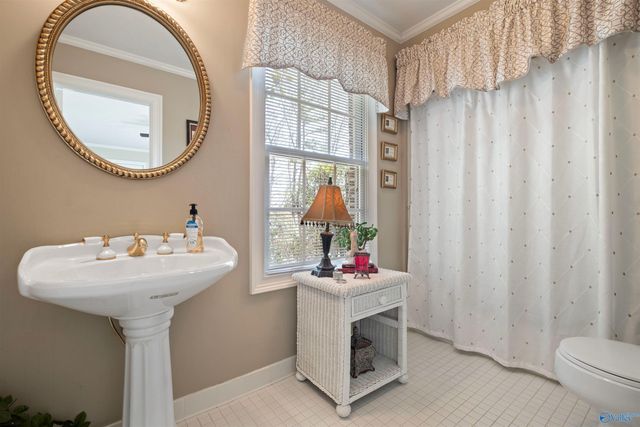 207 Hummingbird Way, Rainbow City, AL 35906