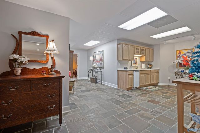 207 Hummingbird Way, Rainbow City, AL 35906