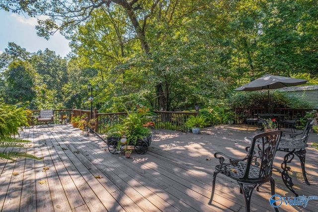 207 Hummingbird Way, Rainbow City, AL 35906