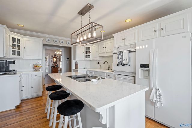 207 Hummingbird Way, Rainbow City, AL 35906