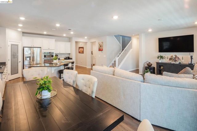 379 Savannah Way, Brentwood, CA 94513