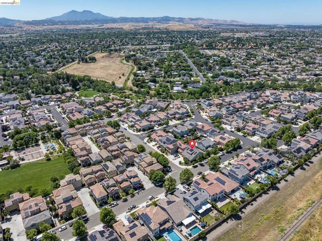 379 Savannah Way, Brentwood, CA 94513
