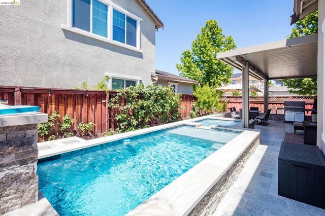 379 Savannah Way, Brentwood, CA 94513