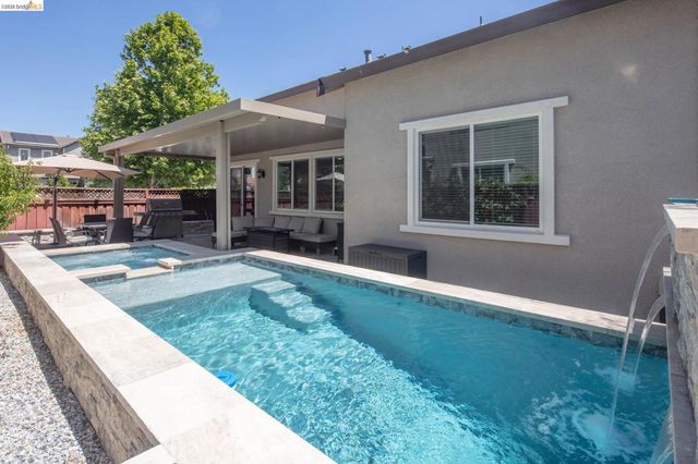 379 Savannah Way, Brentwood, CA 94513