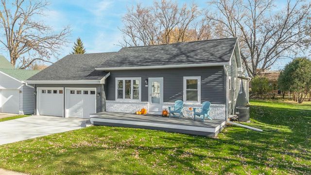 303 S 1ST AVENUE, Winneconne, WI 54986