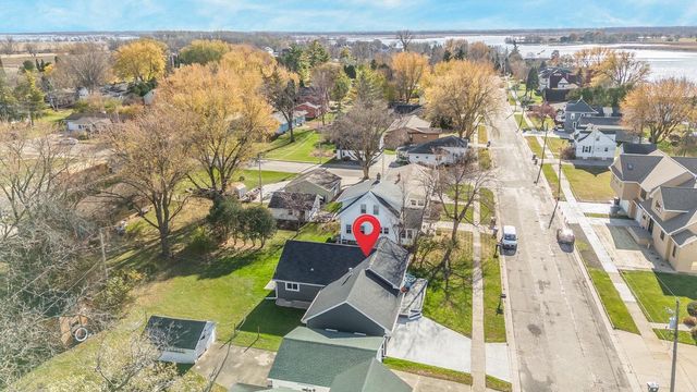 303 S 1ST AVENUE, Winneconne, WI 54986