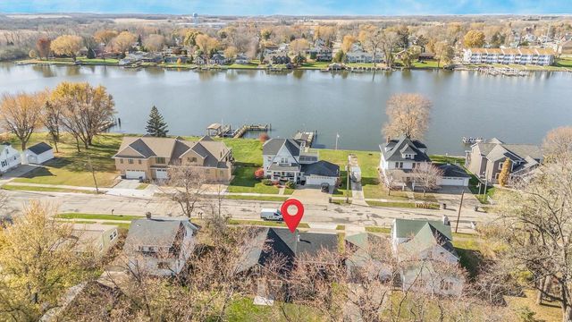 303 S 1ST AVENUE, Winneconne, WI 54986