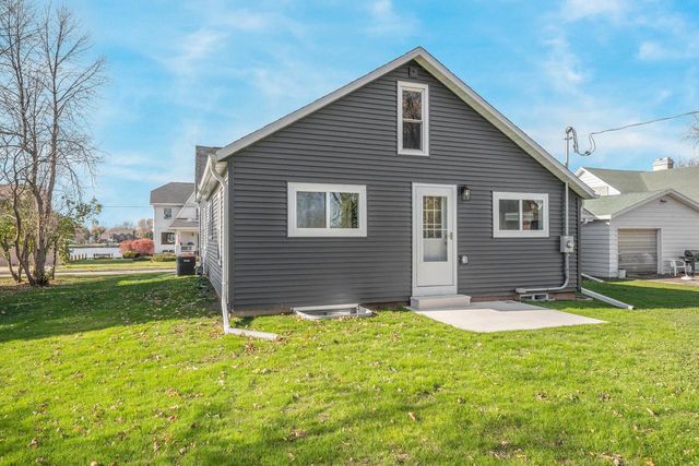 303 S 1ST AVENUE, Winneconne, WI 54986