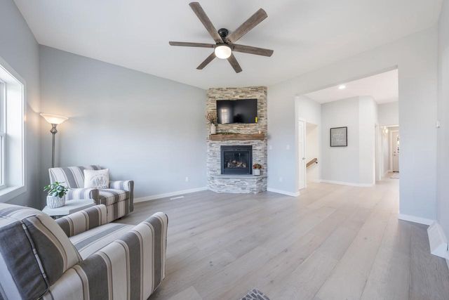 303 S 1ST AVENUE, Winneconne, WI 54986