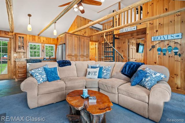 5286 Edgelake Drive, Pinckney, MI 48169