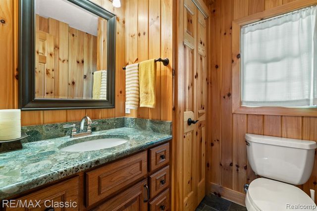 5286 Edgelake Drive, Pinckney, MI 48169