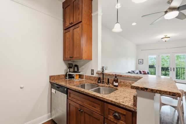 1015 Fatherland St Apt 308, Nashville, TN 37206