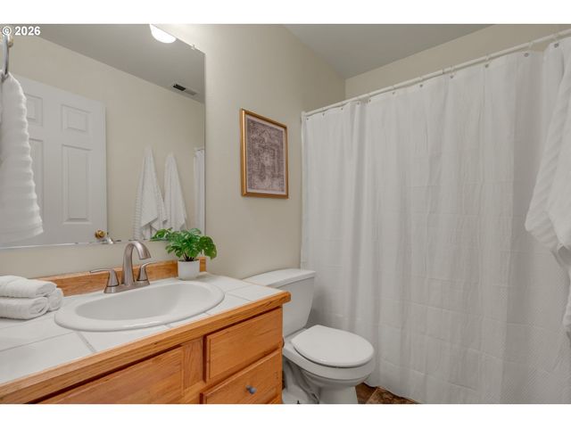 7421 Ne SHALEEN St, Hillsboro, OR 97124