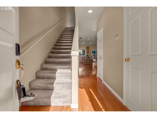 7421 Ne SHALEEN St, Hillsboro, OR 97124