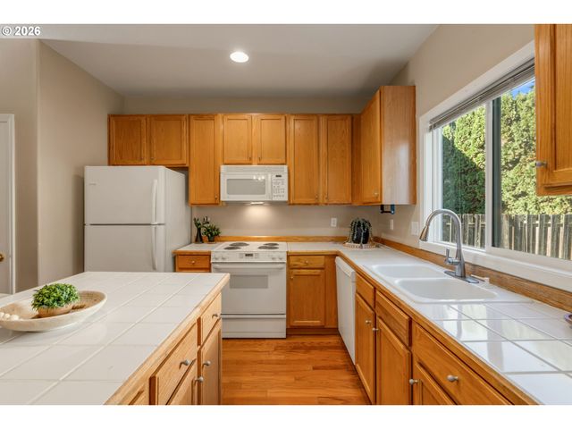 7421 Ne SHALEEN St, Hillsboro, OR 97124
