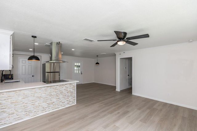 5260 Landry Lane, Beaumont, TX 77708