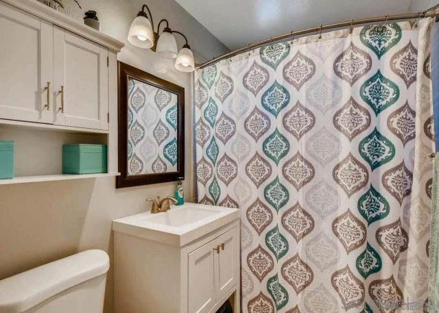 6325 morlan, San Diego, CA 92117