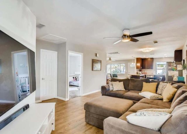 6325 morlan, San Diego, CA 92117
