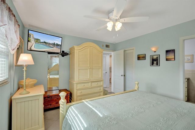 935 SE 9th Ave 16, Pompano Beach, FL 33060