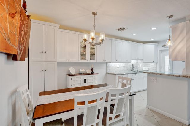 935 SE 9th Ave 16, Pompano Beach, FL 33060