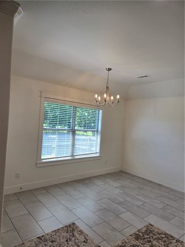 2400 N Kathryn Lane, Siloam Springs, AR 72761