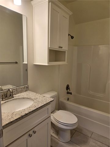 2400 N Kathryn Lane, Siloam Springs, AR 72761