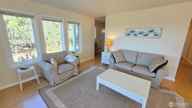 35602 J Place, Ocean Park, WA 98640
