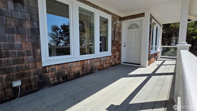 35602 J Place, Ocean Park, WA 98640