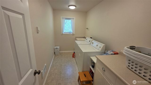 35602 J Place, Ocean Park, WA 98640