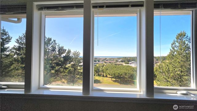 35602 J Place, Ocean Park, WA 98640