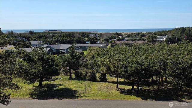 35602 J Place, Ocean Park, WA 98640